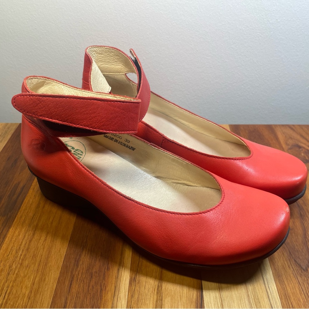 Red Flats with Ankle Strap and Rounded Toe in size 39 (8 US) (Loints of Holland)